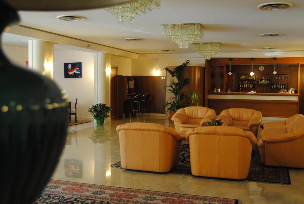 Hotel Bassetto Ferentino Exterior foto
